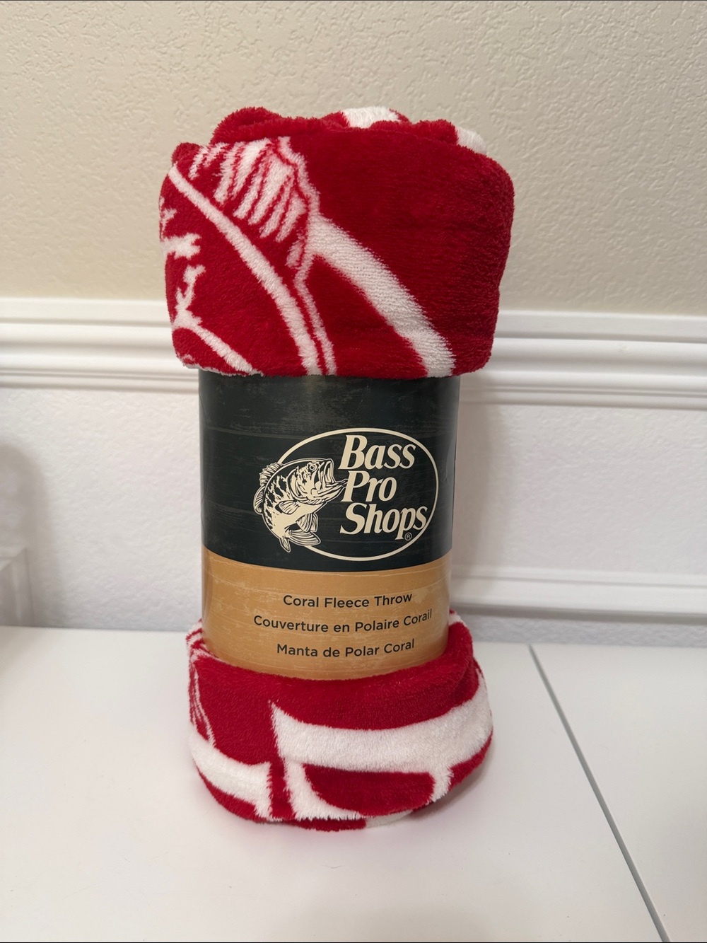 NWT Bass Pro Shops Fleece Throw